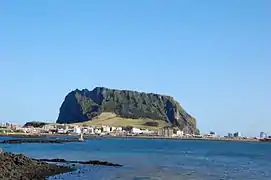 城山日出峰遠景