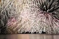 2017年于宍道湖上举行松江水乡祭湖上花火大会