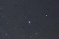 天狼星和M41（右下角）、M50（左上）和NGC 2360 （左下）。