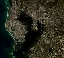 A simulated-color satellite image of the Tampa Bay Area. Taken November 3, 2015 with 美国国家航空航天局's Landsat 8（英语：） satellite.