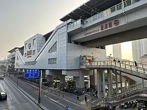 淞滨路站外观