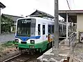 於鳥羽中站停靠的770形電車（2009年6月6日）