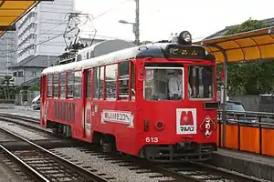 200形221號電車停靠中