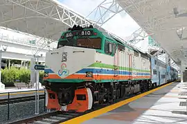 在邁阿密聯運中心的 EMD F40PHR-2C 機車