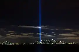 2010年,從布魯克林遙望的光之致敬