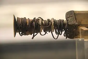 越王者旨於睗剑剑茎绕丝质缠缑